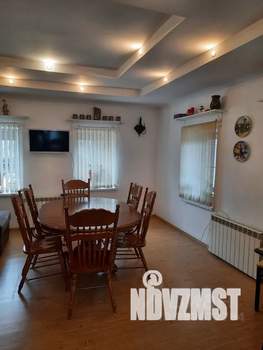 Дом 250м², 3-этажный, посуточно,