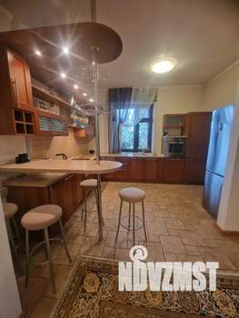 Дом 256м², 2-этажный, посуточно,