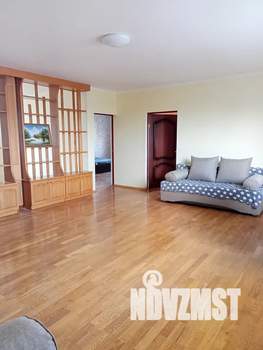 Дом 320м², 2-этажный, посуточно,