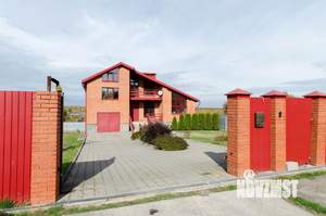 Коттедж 229м², 3-этажный, участок 9 сот.