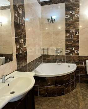 Дом 280м², 3-этажный, участок 6 сот.