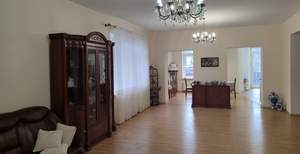 Дом 558м², 3-этажный, участок 10 сот.