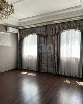 Дом 280м², 3-этажный, участок 6 сот.