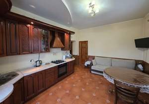 Дом 309м², 3-этажный, участок 6 сот.