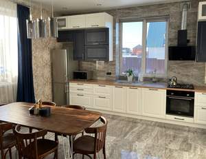 Дом 180м², 2-этажный, участок 10 сот.