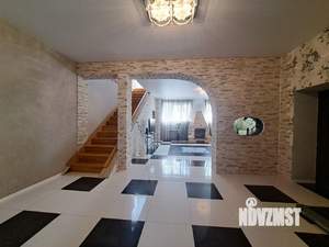 Дом 403м², 3-этажный, участок 9 сот.