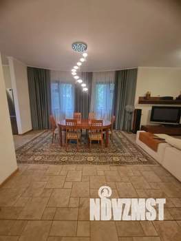 Дом 256м&sup2;, 2-этажный, посуточно, 