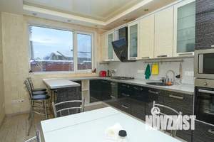 Дом 220м&sup2;, 2-этажный, посуточно, 