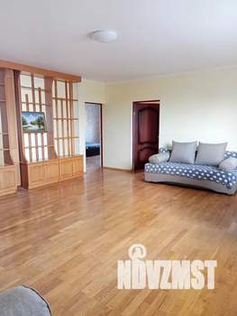 Дом 320м², 2-этажный, посуточно, 