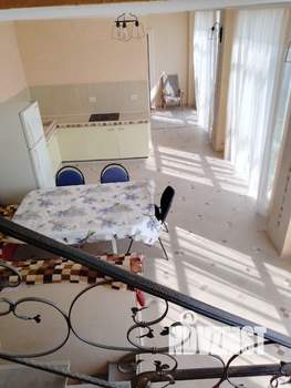 Коттедж 180м&sup2;, 3-этажный, на длительный срок, 