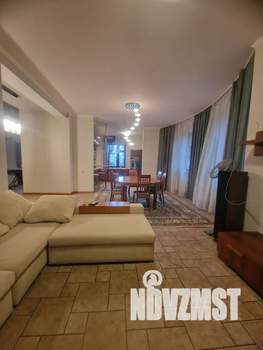 Дом 256м&sup2;, 2-этажный, посуточно, 