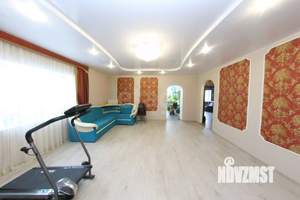 Дом 217м², 2-этажный, участок 10 сот.  