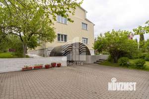 Дом 350м², 2-этажный, участок 18 сот.  