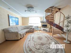 Коттедж 330м², 2-этажный, участок 6 сот.  