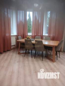 Дом 255м², 2-этажный, участок 15 сот.  