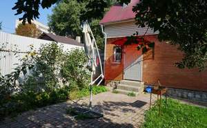 Дом 200м&sup2;, 2-этажный, участок 10 сот.  