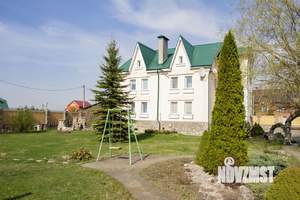 Коттедж 491м², 3-этажный, участок 20 сот.  