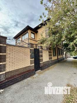 Дом 297м², 2-этажный, участок 8 сот.  