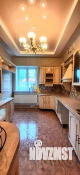 Коттедж 586м², 3-этажный, участок 20 сот.  