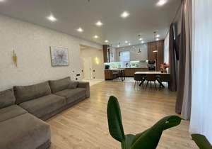 Дом 220м², 2-этажный, участок 12 сот.  