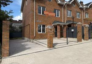 Дом 161м², 3-этажный, участок 3 сот.  