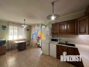 Дом 240м², 3-этажный, участок 4 сот.  