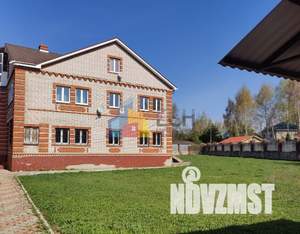 Дом 585м&sup2;, 3-этажный, участок 18 сот.  