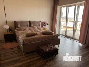 Дом 279м², 2-этажный, участок 11 сот.  