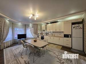 Дом 263м², 2-этажный, участок 15 сот.  