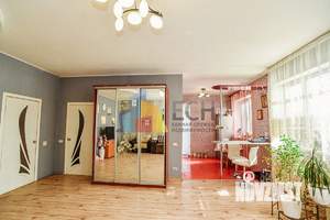 Коттедж 181м², 2-этажный, участок 6 сот.  