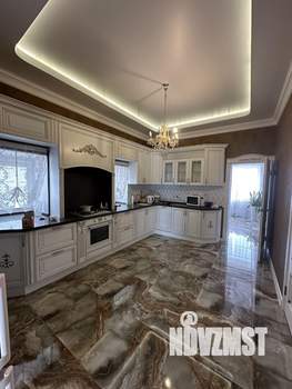 Дом 250м&sup2;, 2-этажный, участок 10 сот.  