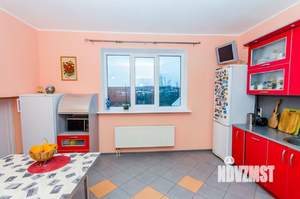Коттедж 229м², 3-этажный, участок 9 сот.  