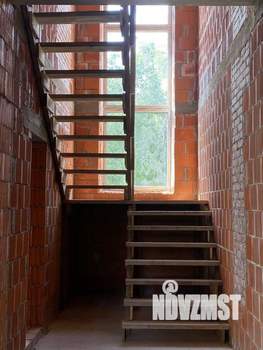 Дом 253м&sup2;, 2-этажный, участок 15 сот.  