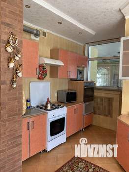 Дом 265м², 2-этажный, участок 15 сот.  