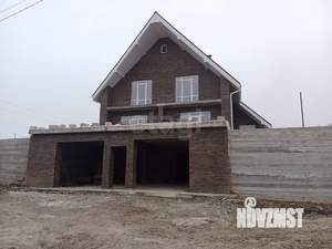 Дом 220м², 2-этажный, участок 10 сот.  