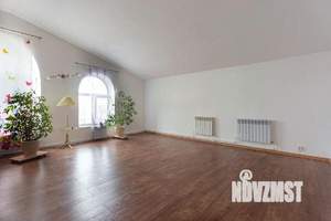 Дом 240м&sup2;, 2-этажный, участок 13 сот.  