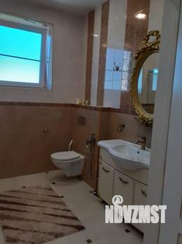 Коттедж 300м², 2-этажный, участок 10 сот.  