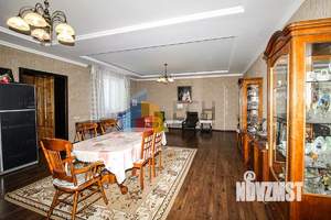 Дом 252м&sup2;, 2-этажный, участок 10 сот.  