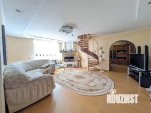 Коттедж 330м², 2-этажный, участок 6 сот.  