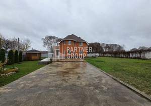 Дом 263м², 2-этажный, участок 15 сот.  