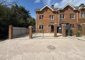 Дом 161м², 3-этажный, участок 3 сот.  