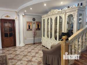 Коттедж 474м², 3-этажный, участок 10 сот.  