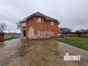 Дом 263м², 2-этажный, участок 15 сот.  