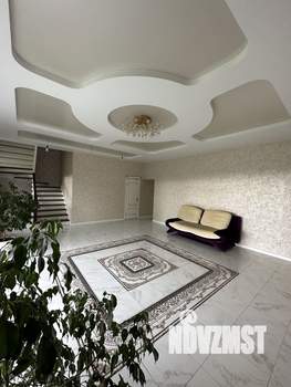 Дом 250м&sup2;, 2-этажный, участок 10 сот.  