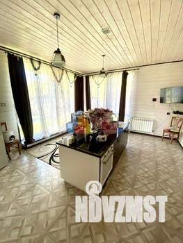 Коттедж 200м², 2-этажный, участок 9 сот.  