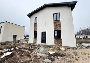 Дом 100м², 2-этажный, участок 6 сот.  