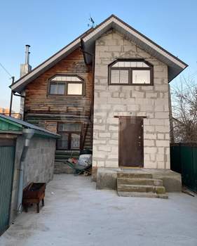 Дом 217м&sup2;, 2-этажный, участок 6 сот.  