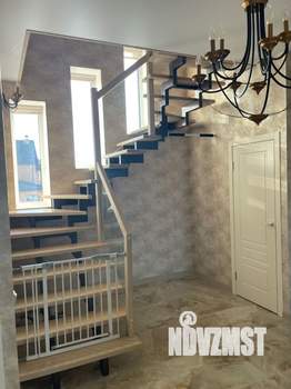 Коттедж 180м², 2-этажный, участок 10 сот.  