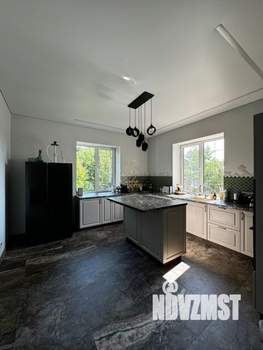 Дом 497м², 2-этажный, участок 10 сот.  