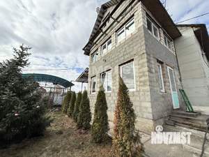 Дом 200м², 3-этажный, участок 5 сот.  